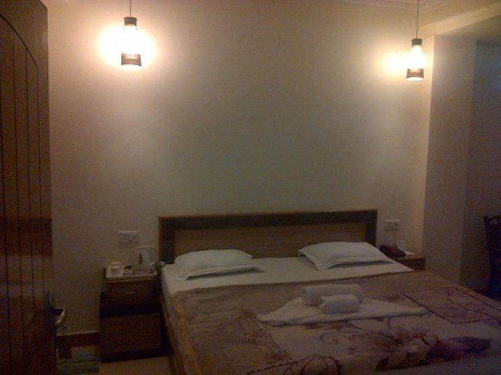 Hotel Ganesha Inn Tapovan Esterno foto