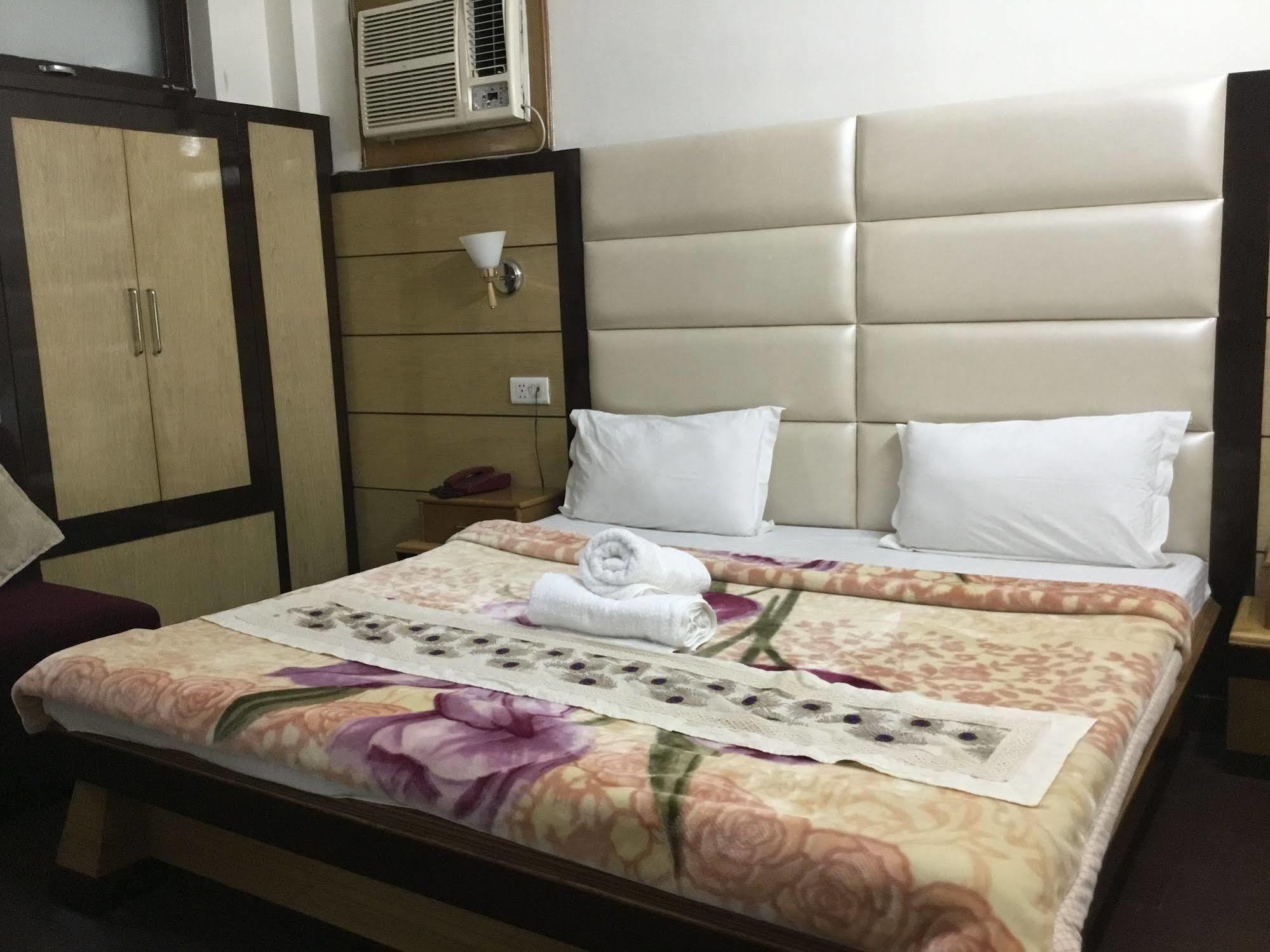 Hotel Ganesha Inn Tapovan Esterno foto